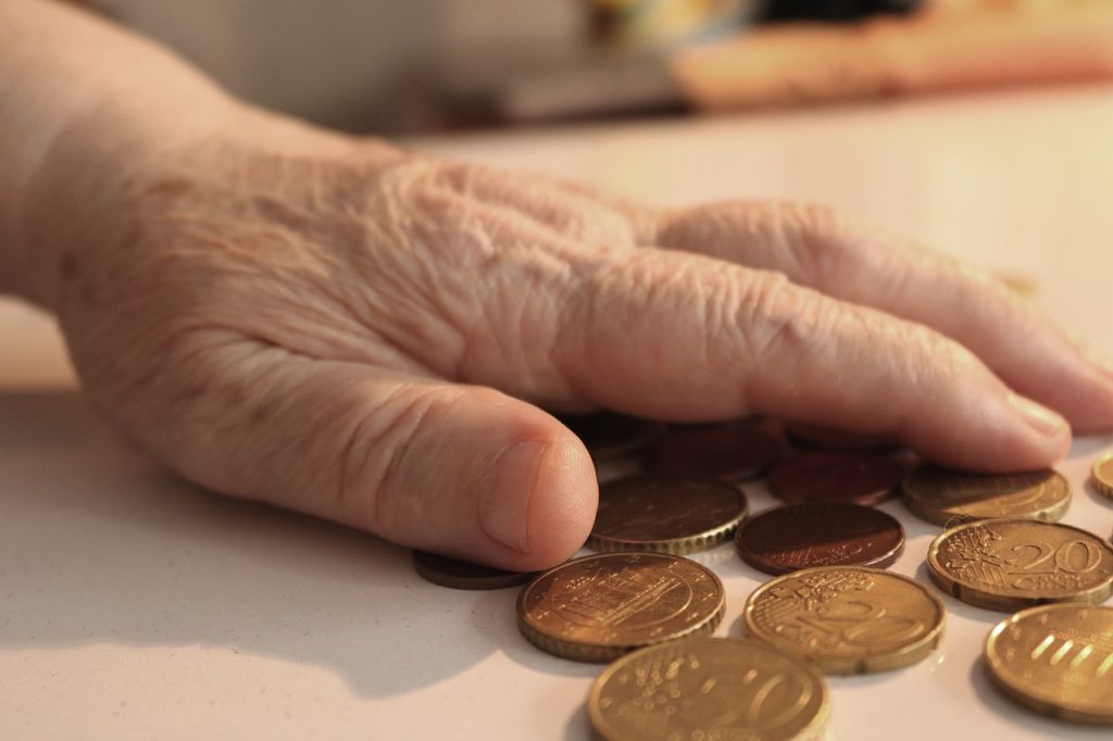 hand and cents, The Top 5 Painful Reasons Husbands Miss It Big